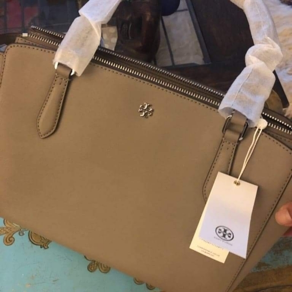 Emerson Small Tote Zip/Sold - Picture 2 of 9